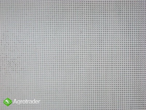 Sprzedam siatkę PCV Hightex (5371 Heywinkel z przeplotem) 3zł/m2, 370g - zdjęcie 2